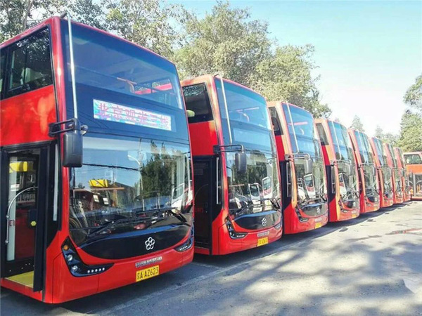 綠色出行新篇章 國內(nèi)首條純電動(dòng)雙層觀光車線路正式開通